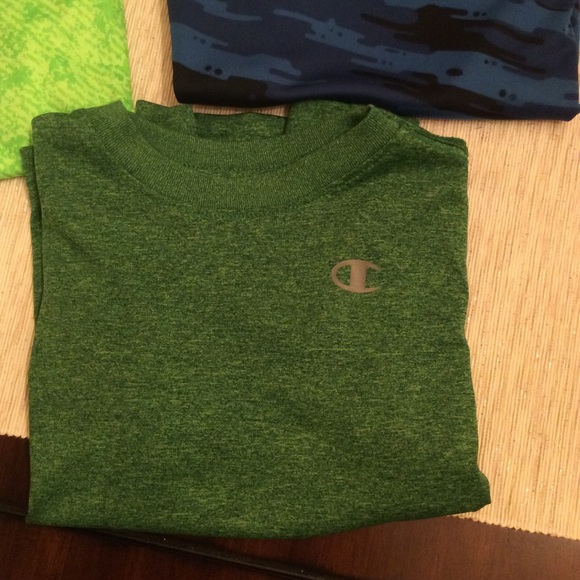 Final price❗️3 champion shirts 4T NWOT - Picture 3 of 7